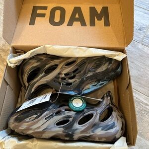 Adidas Yeezy Foam Runners- size 3 kids